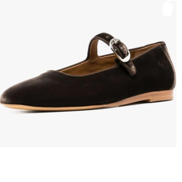 Elegant Black Flats - Picture 1 of 8